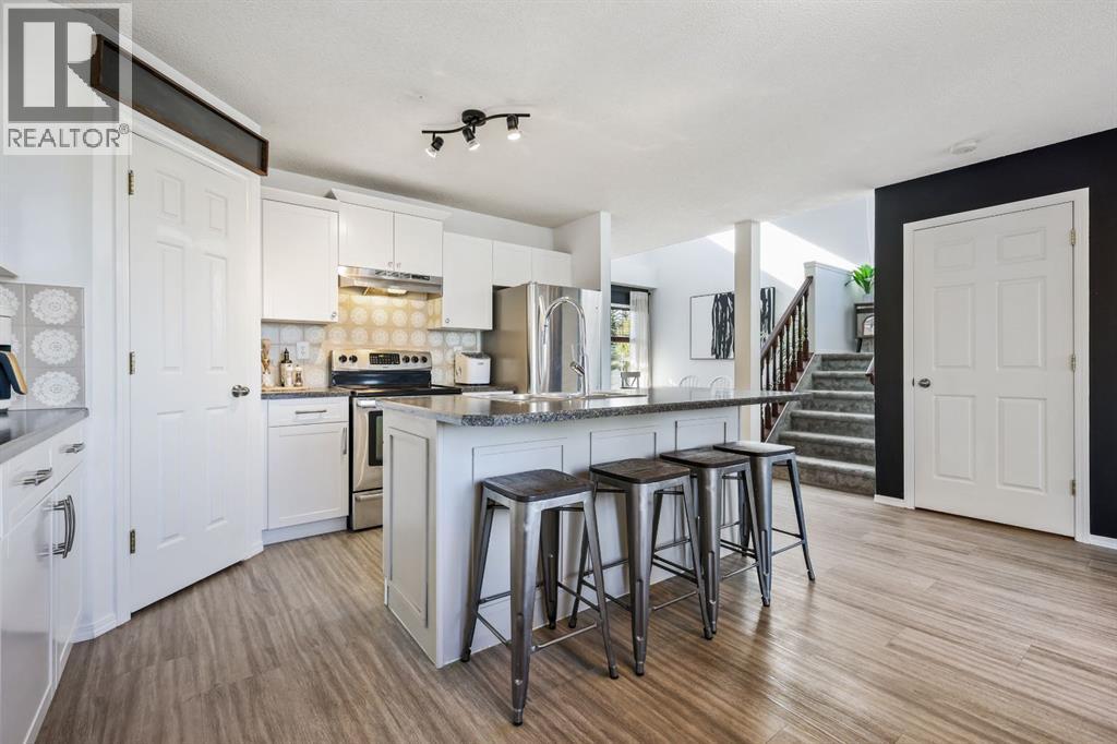 Single Family House for Sale in  Douglas Ridge Way SE Douglasdale/Glen Calgary 