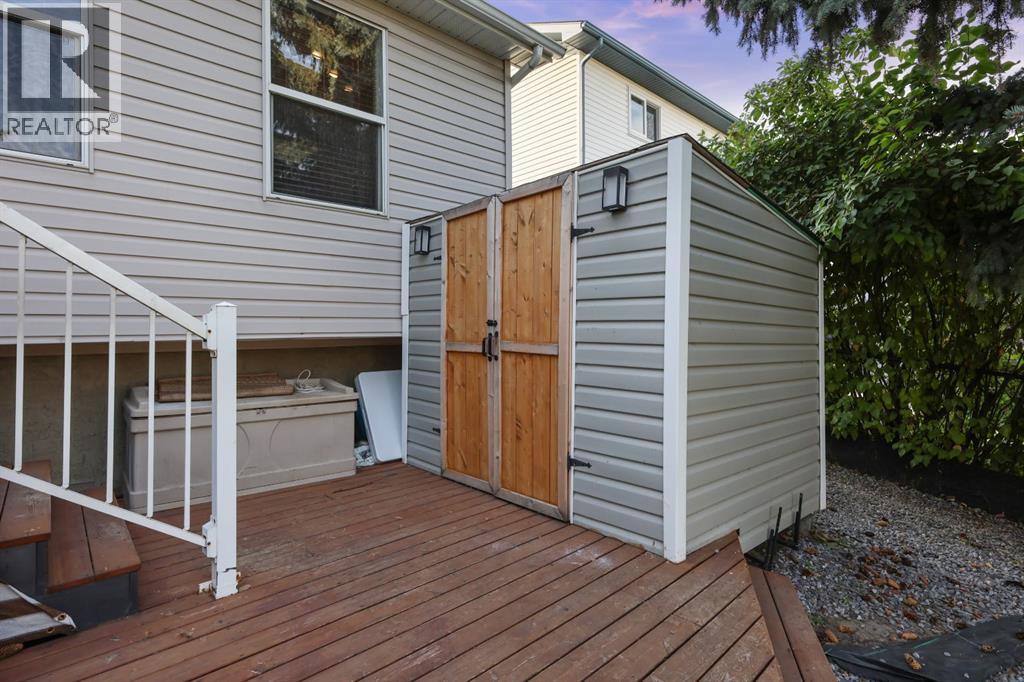 Single Family House for Sale in  Douglas Ridge Way SE Douglasdale/Glen Calgary 