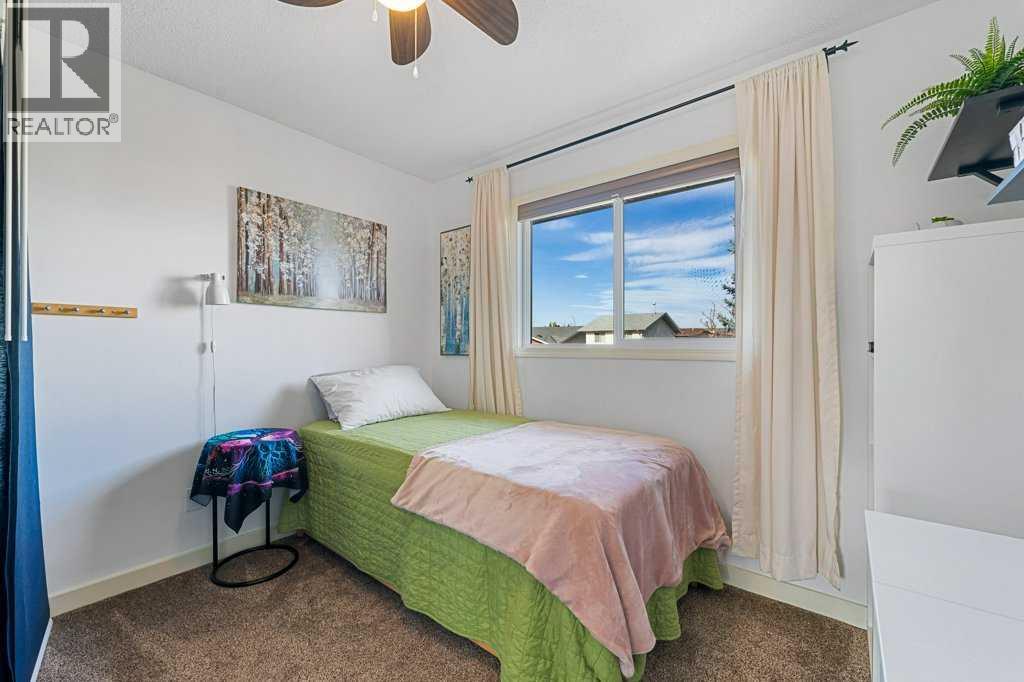 Single Family House for Sale in  Shawmeadows Close SW Shawnessy Calgary 