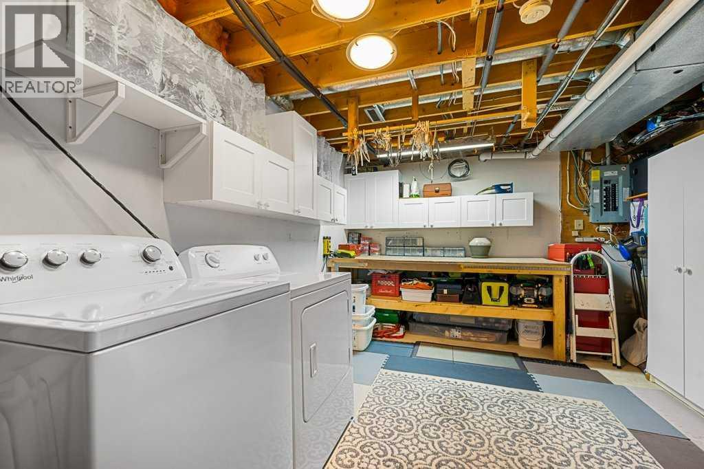 Single Family House for Sale in  Shawmeadows Close SW Shawnessy Calgary 