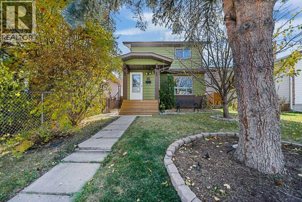 Single Family House for Sale in  Shawmeadows Close SW Shawnessy Calgary 