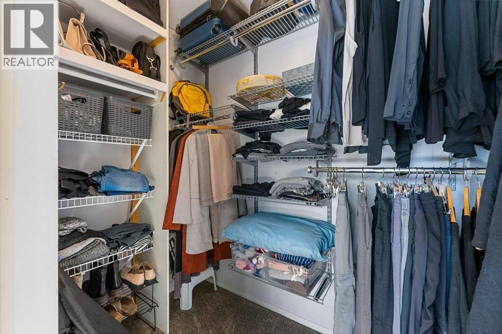 Single Family House for Sale in  Shawmeadows Close SW Shawnessy Calgary 