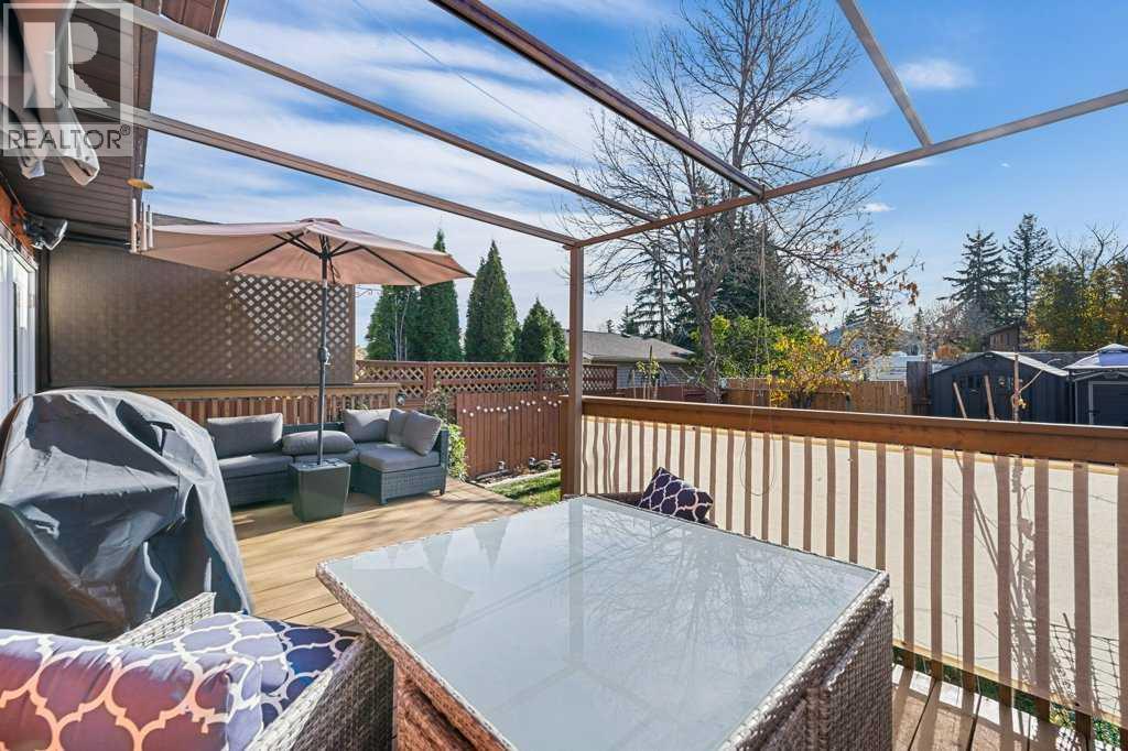 Single Family House for Sale in  Shawmeadows Close SW Shawnessy Calgary 