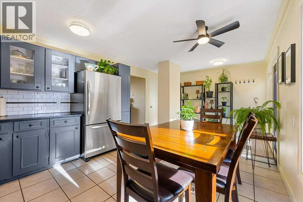 Single Family House for Sale in  Shawmeadows Close SW Shawnessy Calgary 