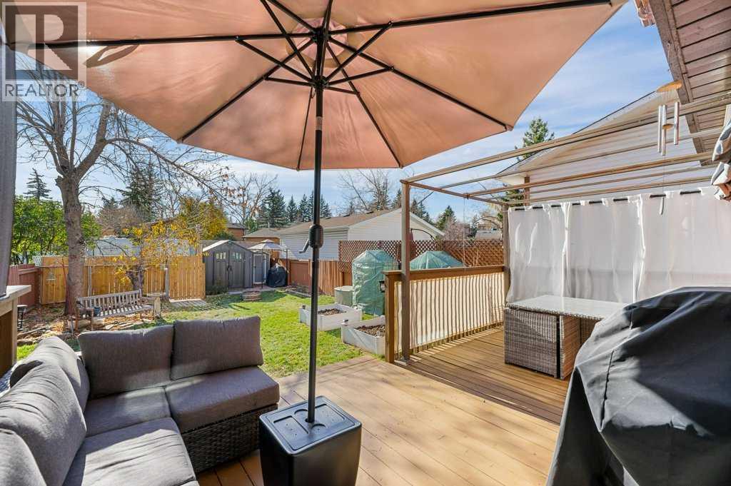 Single Family House for Sale in  Shawmeadows Close SW Shawnessy Calgary 