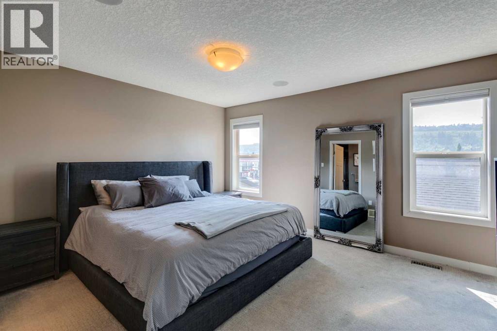 Single Family House for Sale in    Avenue NW Montgomery Calgary 