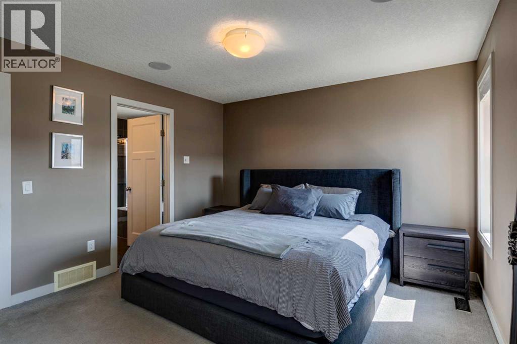 Single Family House for Sale in    Avenue NW Montgomery Calgary 