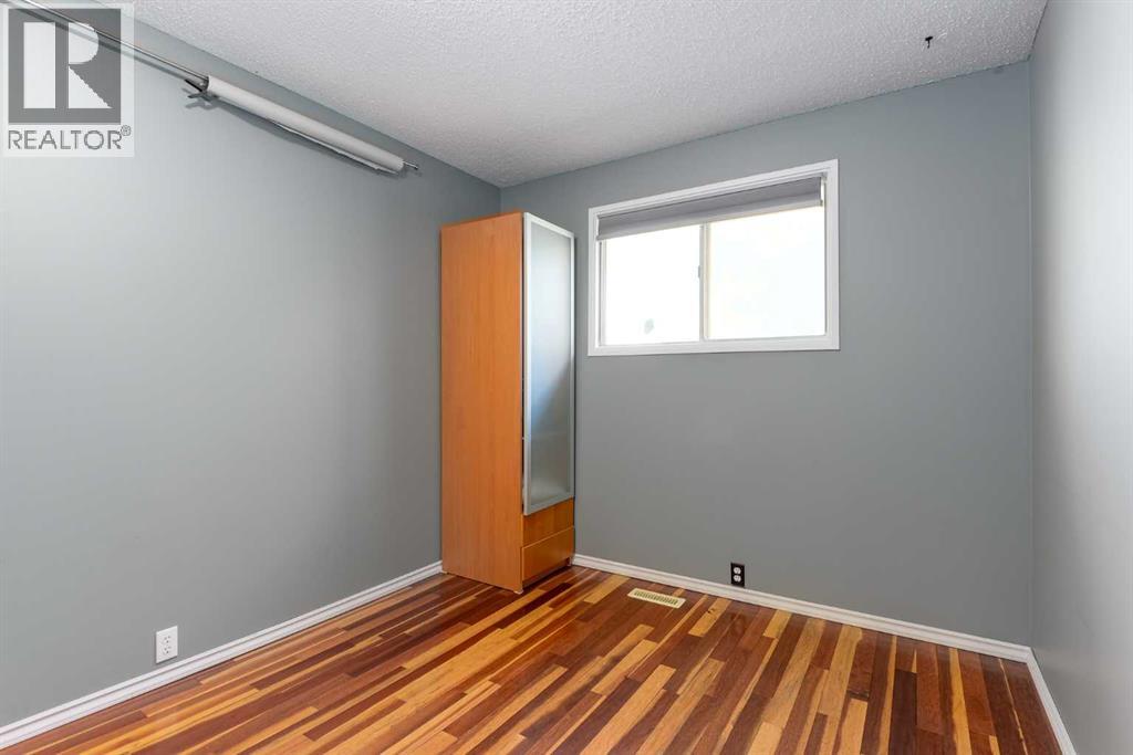 Single Family House Bungalow for Sale in  Dovercrest Place SE Dover Calgary 