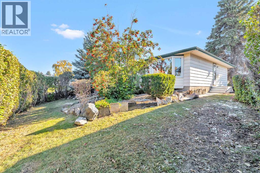 Single Family House Bungalow for Sale in  Dovercrest Place SE Dover Calgary 