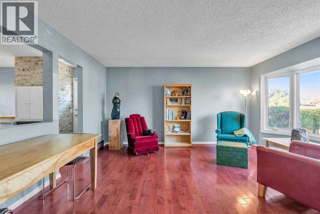 Single Family House Bungalow for Sale in  Dovercrest Place SE Dover Calgary 