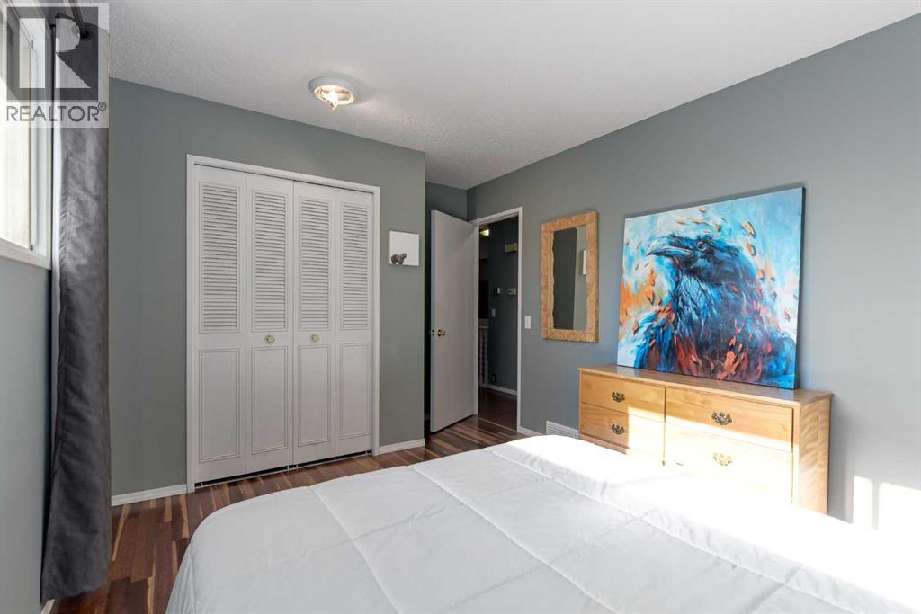 Single Family House Bungalow for Sale in  Dovercrest Place SE Dover Calgary 