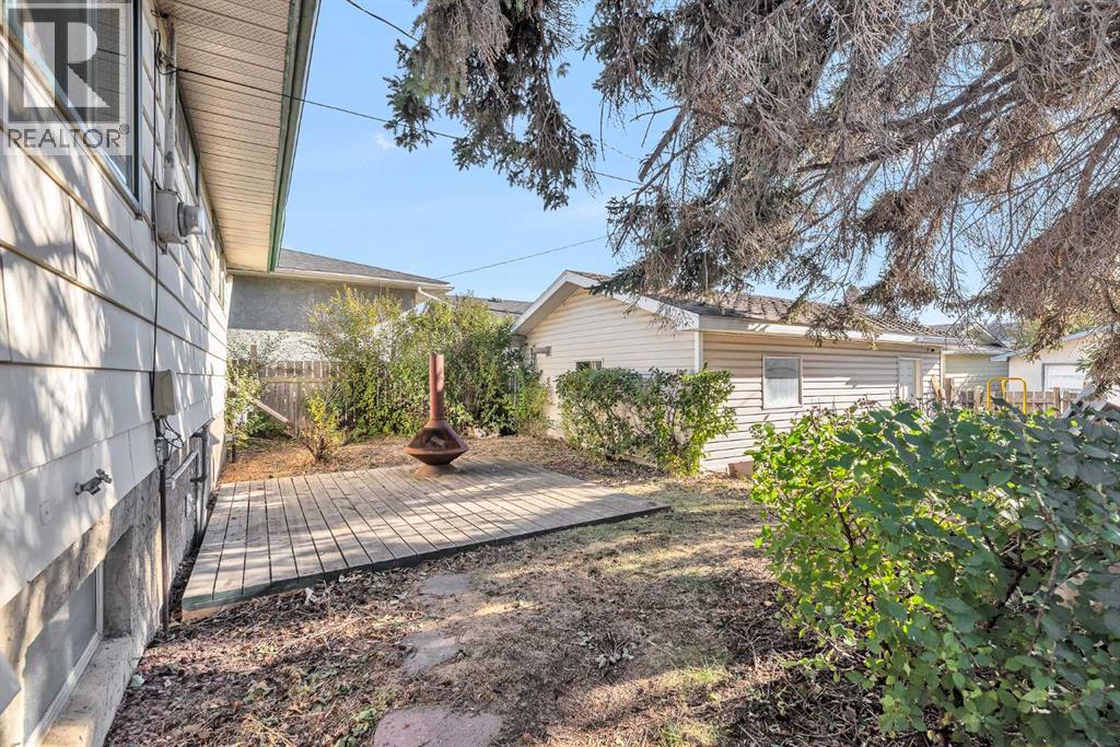 Single Family House Bungalow for Sale in  Dovercrest Place SE Dover Calgary 