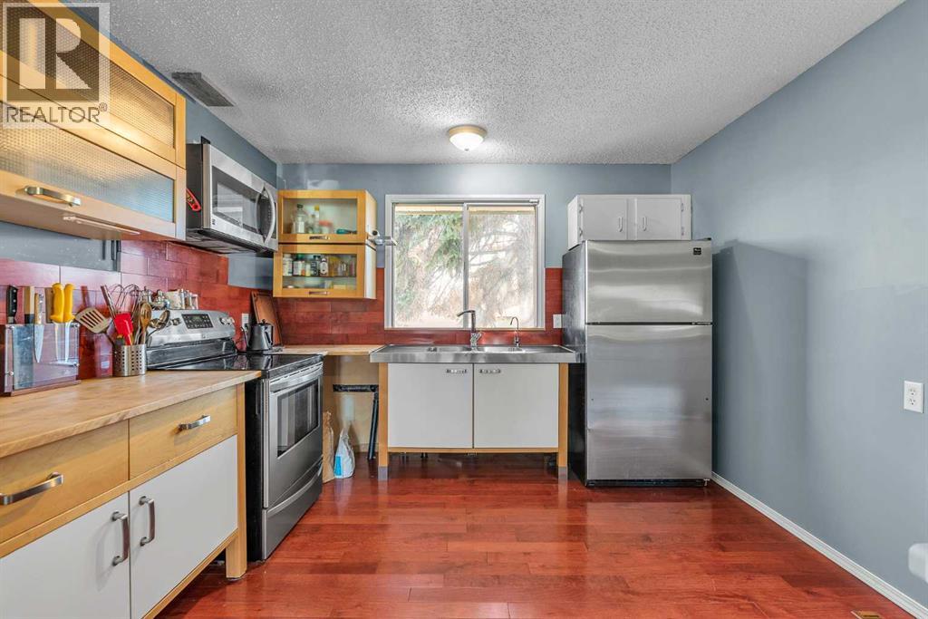 Single Family House Bungalow for Sale in  Dovercrest Place SE Dover Calgary 