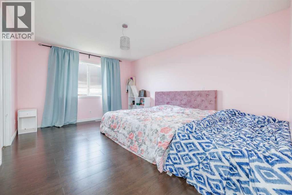 Single Family House for Sale in  Saddlecrest Place NE Saddle Ridge Calgary 