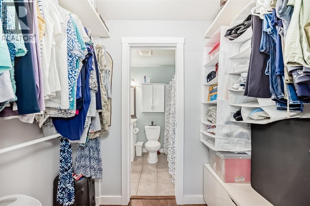 Single Family House for Sale in    Avenue SW Cliff Bungalow Calgary 