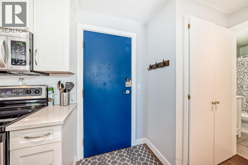 Single Family House for Sale in    Avenue SW Cliff Bungalow Calgary 