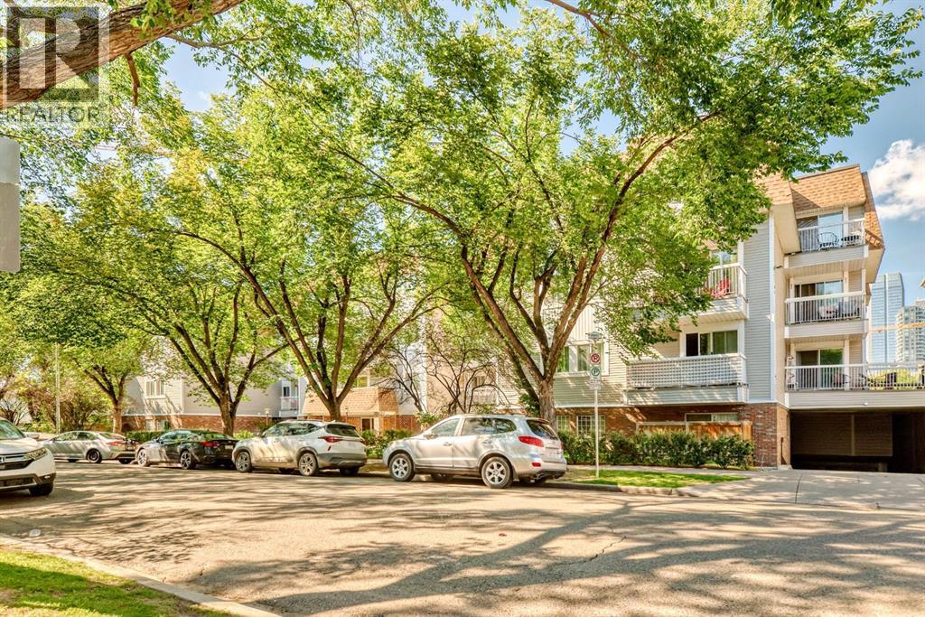 Single Family House for Sale in    Avenue SW Cliff Bungalow Calgary 