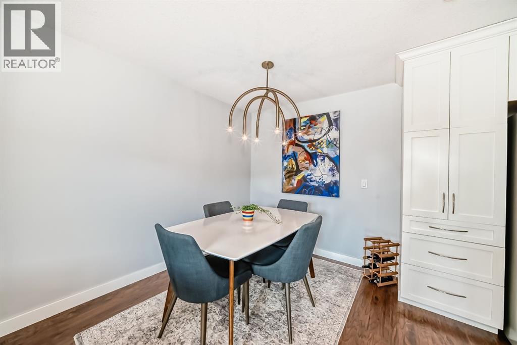 Single Family House for Sale in    Avenue SW Cliff Bungalow Calgary 