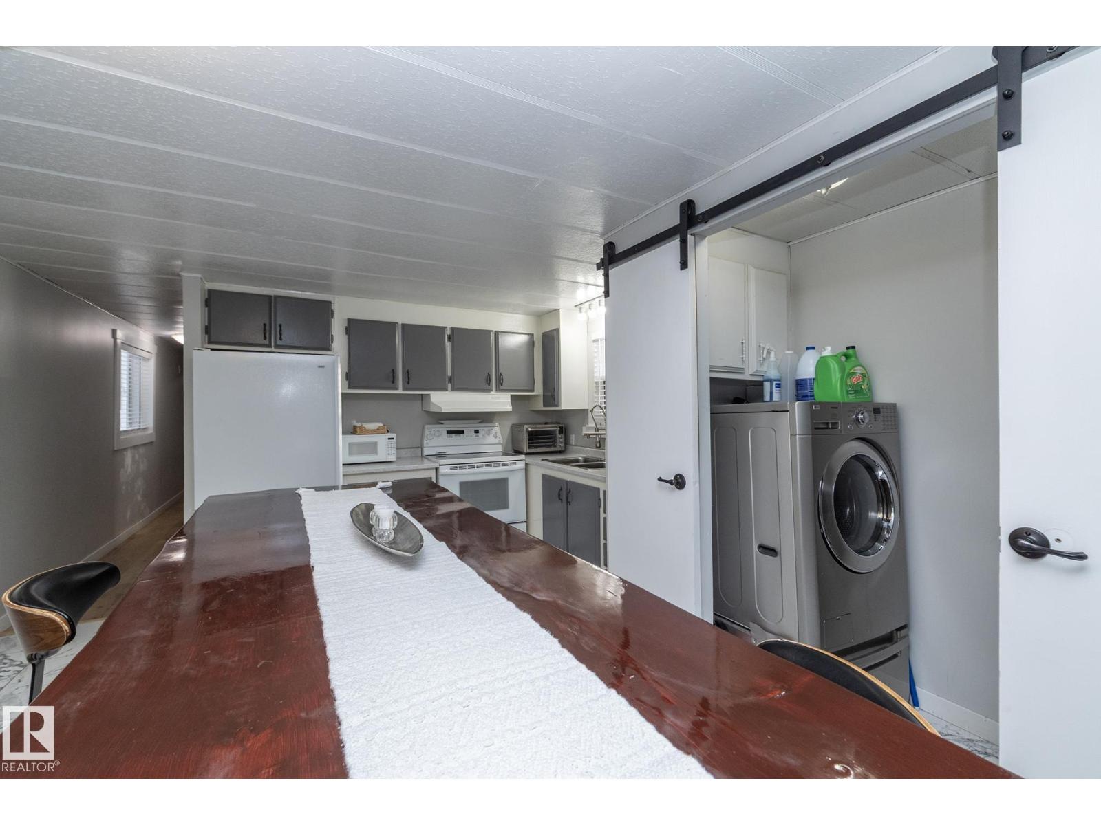 1011 West Mount CR NW, Edmonton