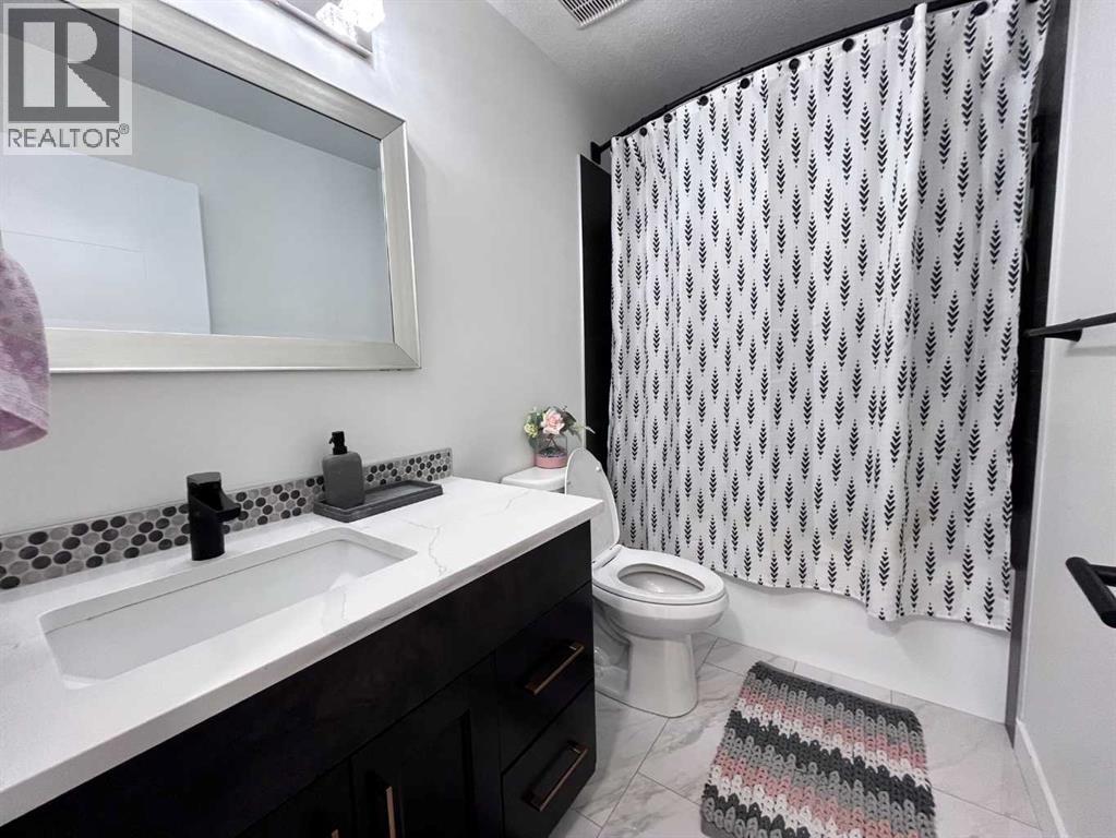 Single Family House for Sale in  Wisteria Court Westgate Grande Prairie 