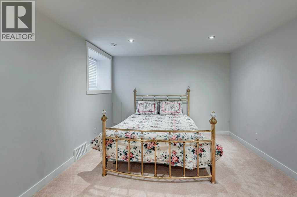 Single Family House for Sale in   Street SW Elbow Park Calgary 