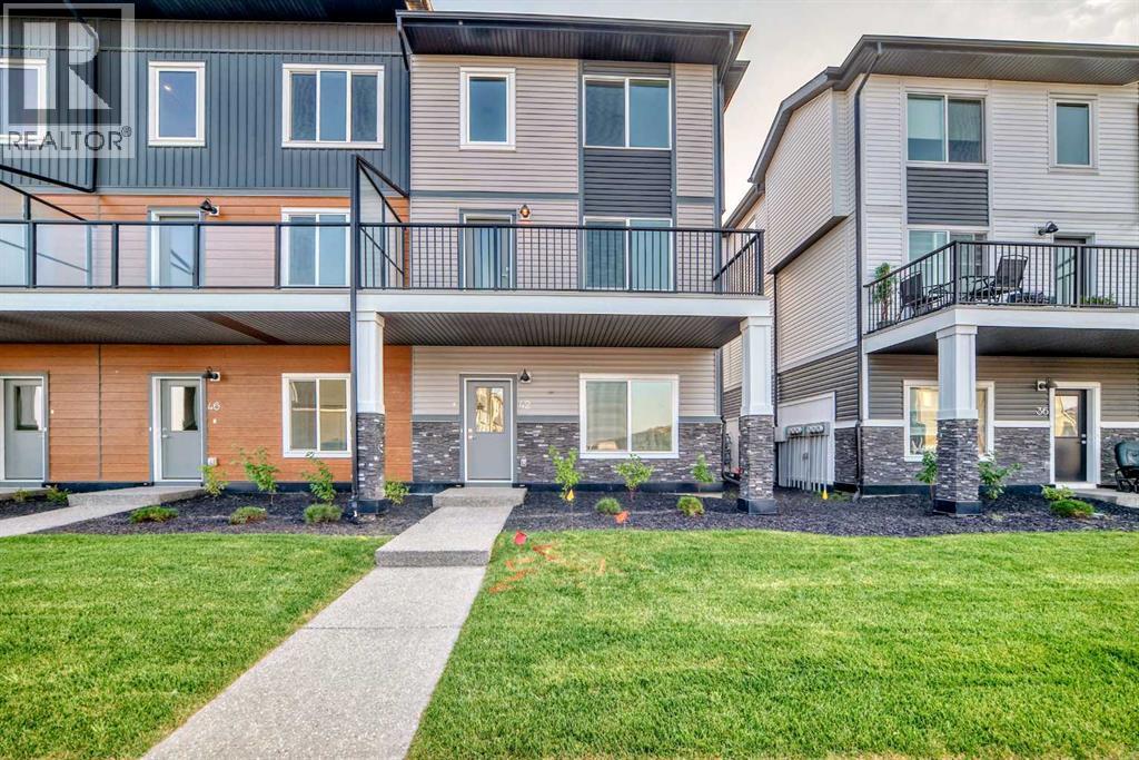 42 Corner Glen Manor NE, Calgary, Alberta