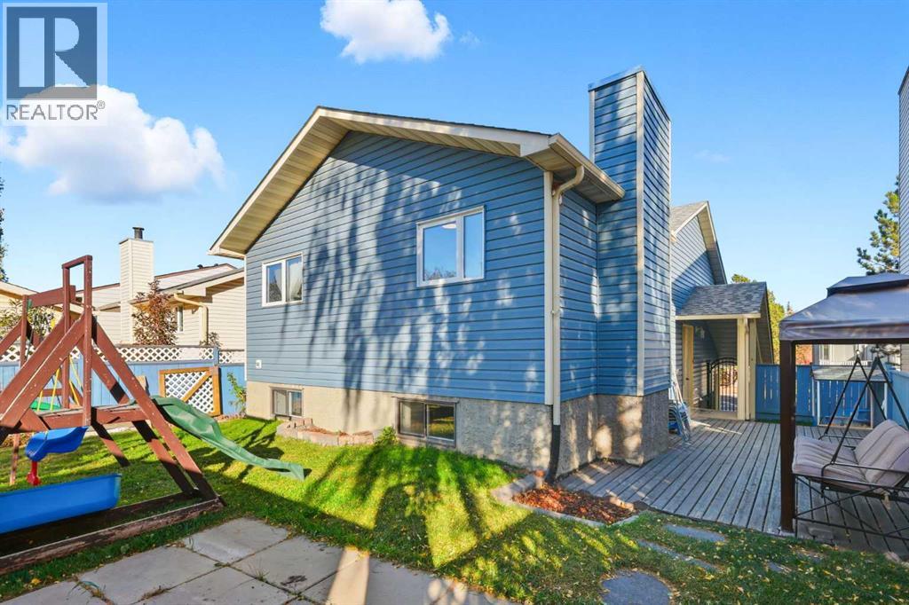 Single Family House Bi-level for Sale in  Macewan Glen Road NW MacEwan Glen Calgary 