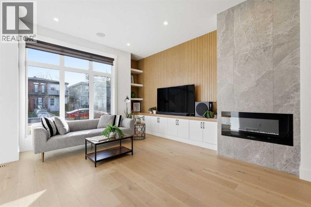 Single Family House for Sale in   Avenue NE Tuxedo Park Calgary 