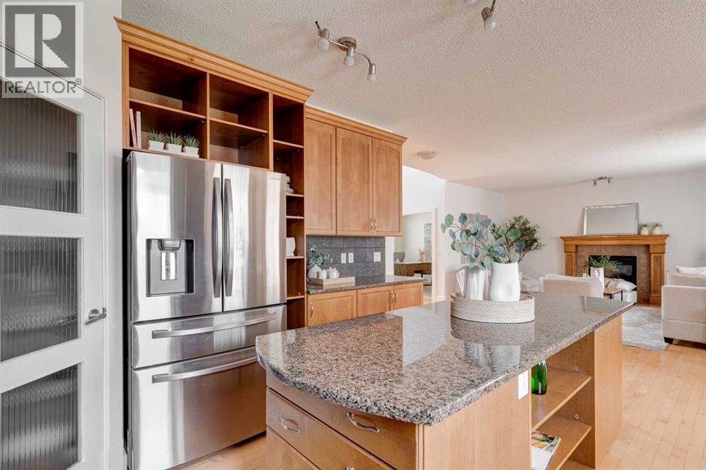 Single Family House for Sale in  Tuscany Estates Close NW Tuscany Calgary 