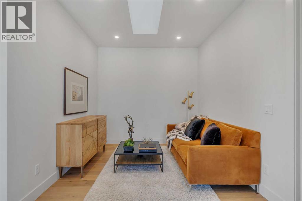 Single Family House for Sale in   Avenue NW Mount Pleasant Calgary 