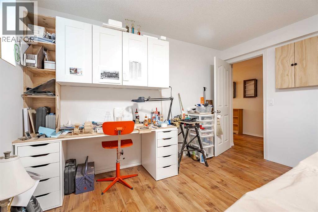 Single Family House Bungalow for Sale in  Everridge Court SW Evergreen Calgary 