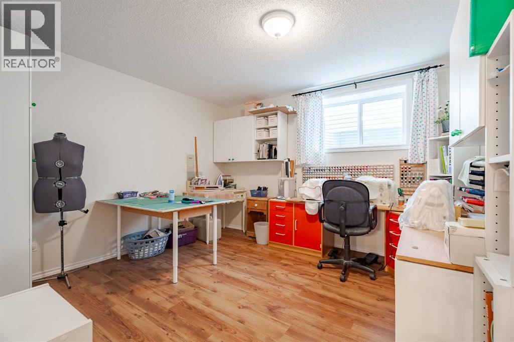 Single Family House Bungalow for Sale in  Everridge Court SW Evergreen Calgary 