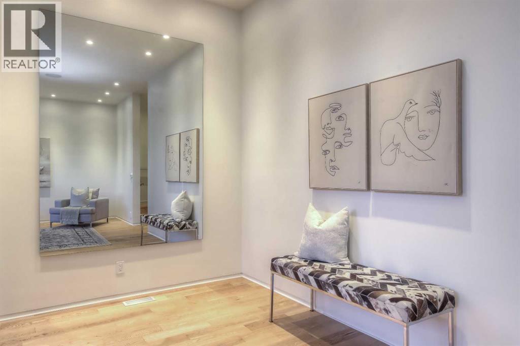 Single Family House for Sale in   Avenue NW West Hillhurst Calgary 