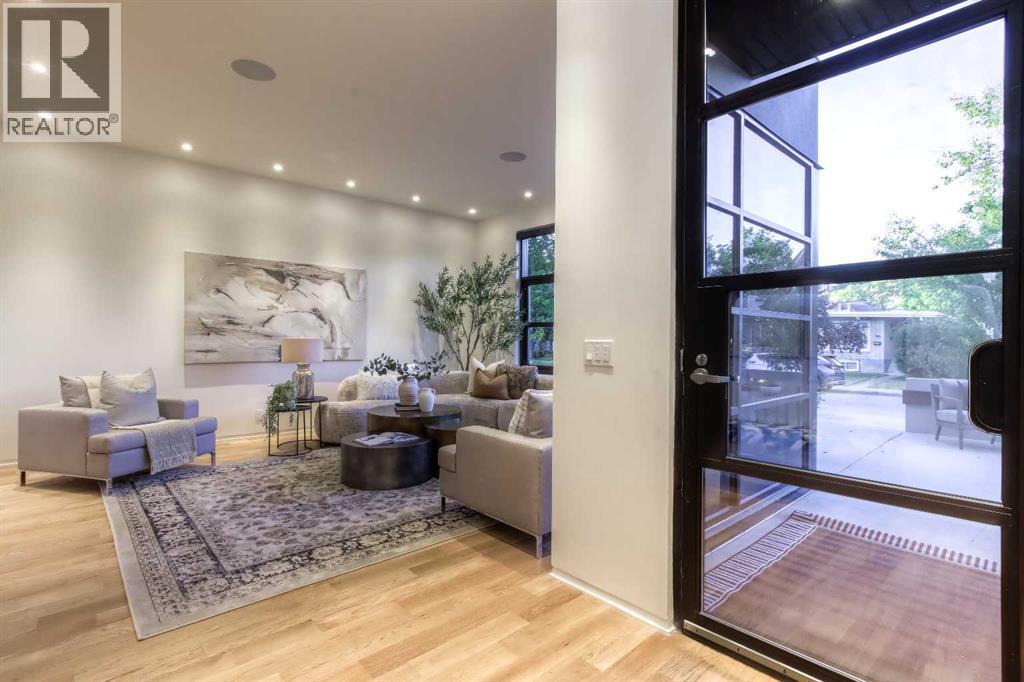 Single Family House for Sale in   Avenue NW West Hillhurst Calgary 