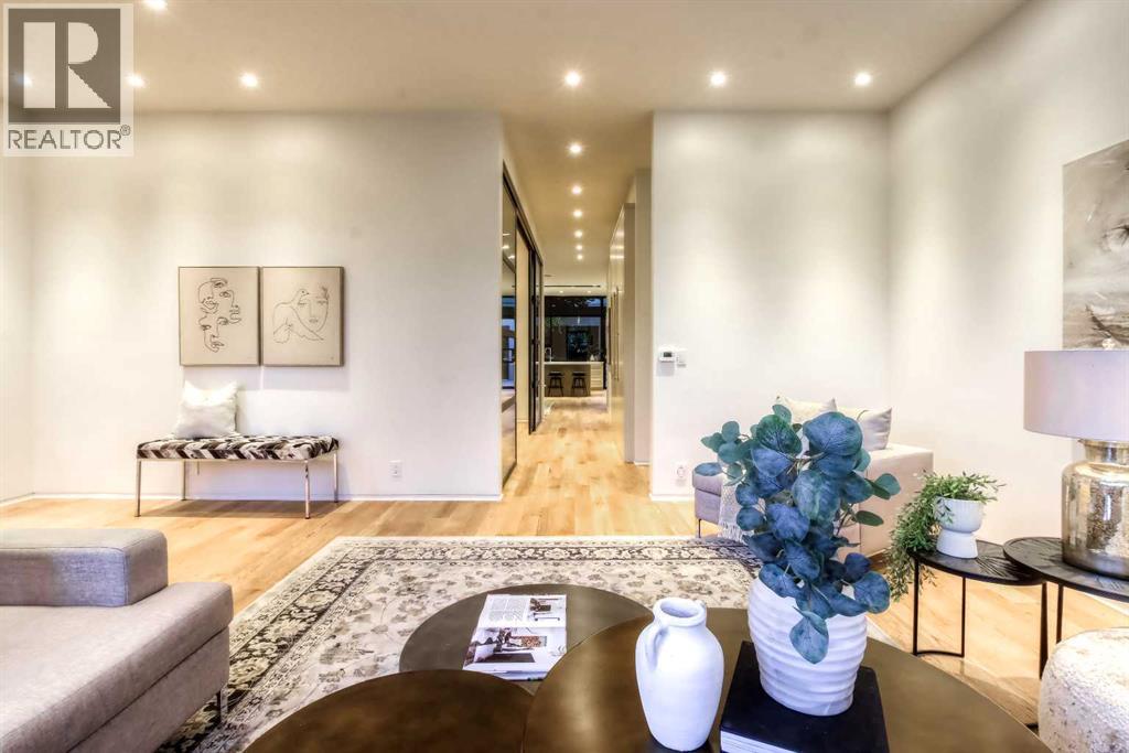 Single Family House for Sale in   Avenue NW West Hillhurst Calgary 