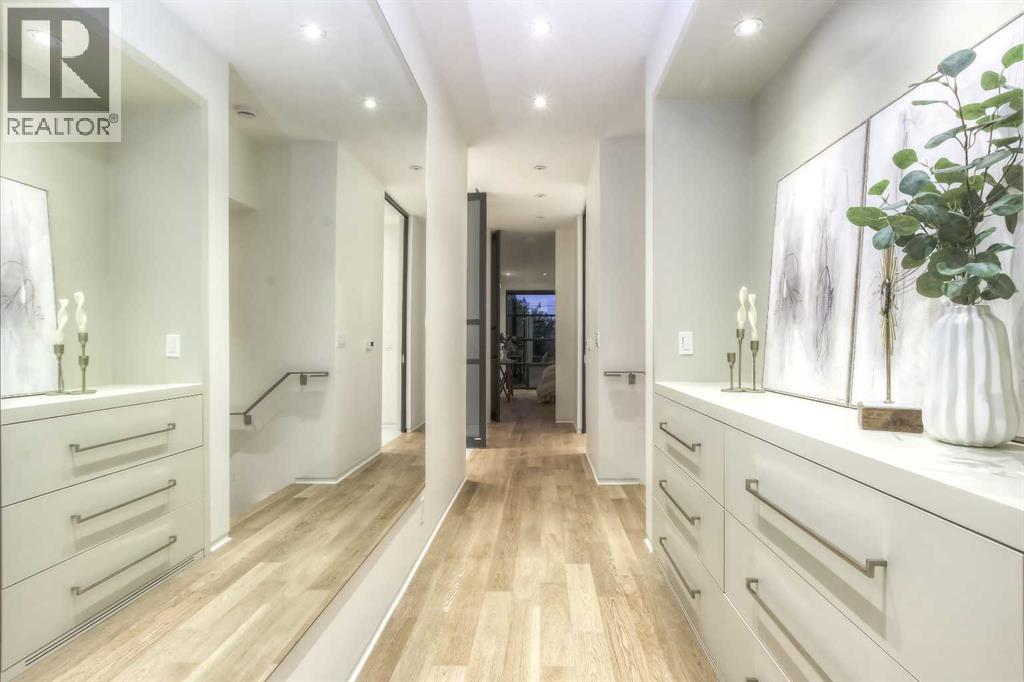 Single Family House for Sale in   Avenue NW West Hillhurst Calgary 