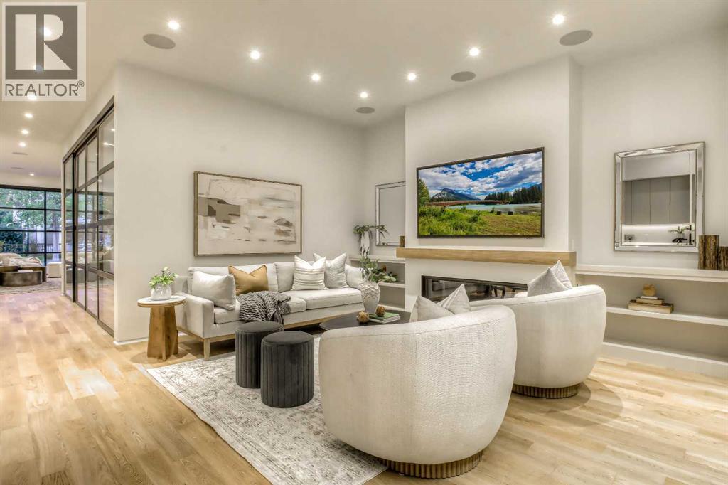 Single Family House for Sale in   Avenue NW West Hillhurst Calgary 