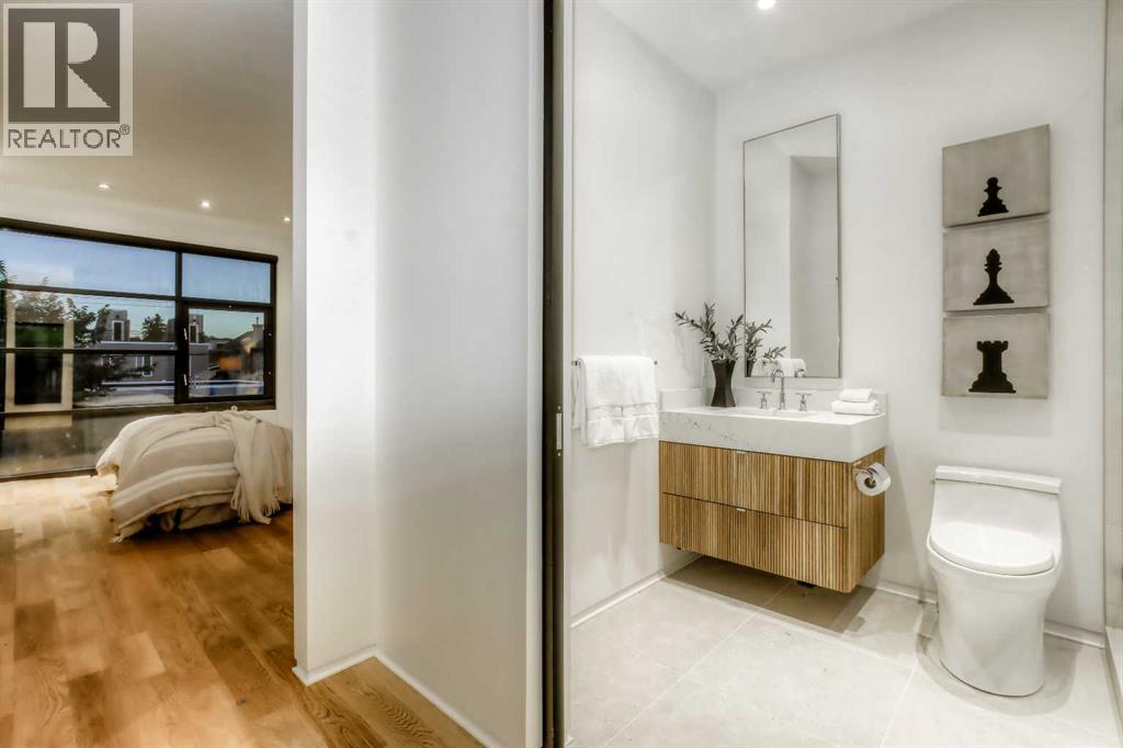 Single Family House for Sale in   Avenue NW West Hillhurst Calgary 