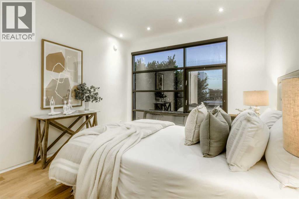 Single Family House for Sale in   Avenue NW West Hillhurst Calgary 