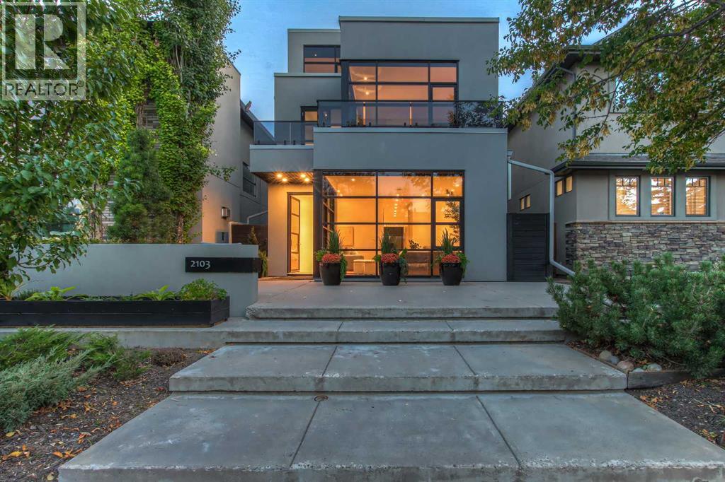 Single Family House for Sale in   Avenue NW West Hillhurst Calgary 