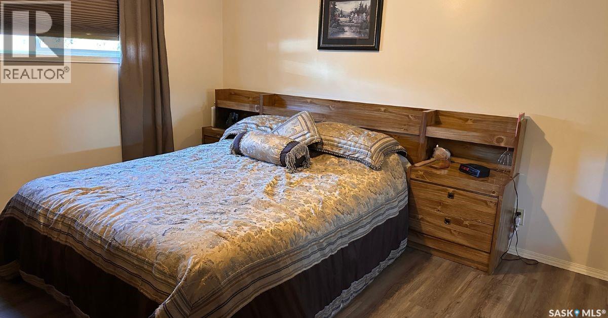 Single Family House Bungalow for Sale in  th AVENUE NW Swift Current 