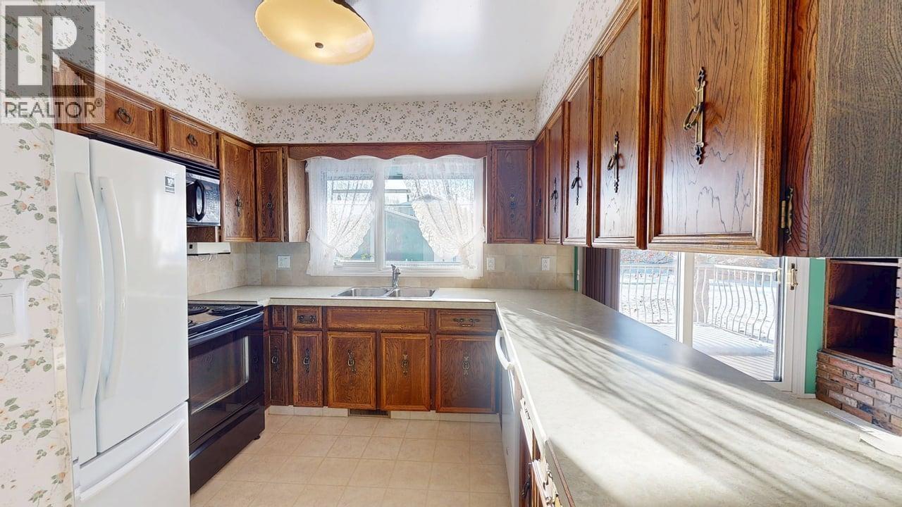 10415 109 AVENUE - 8