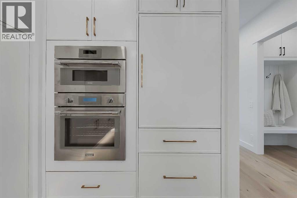 Single Family House for Sale in   Avenue NW West Hillhurst Calgary 