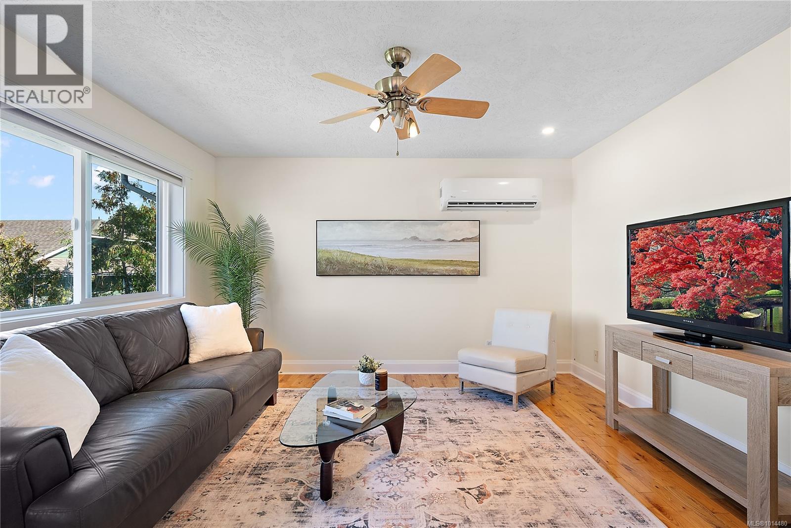  1290 Lidgate Court, Saanich