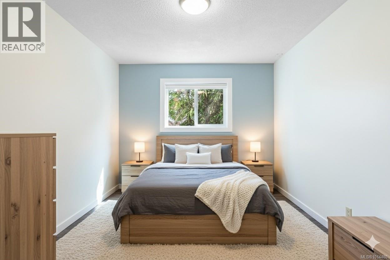  1290 Lidgate Court, Saanich