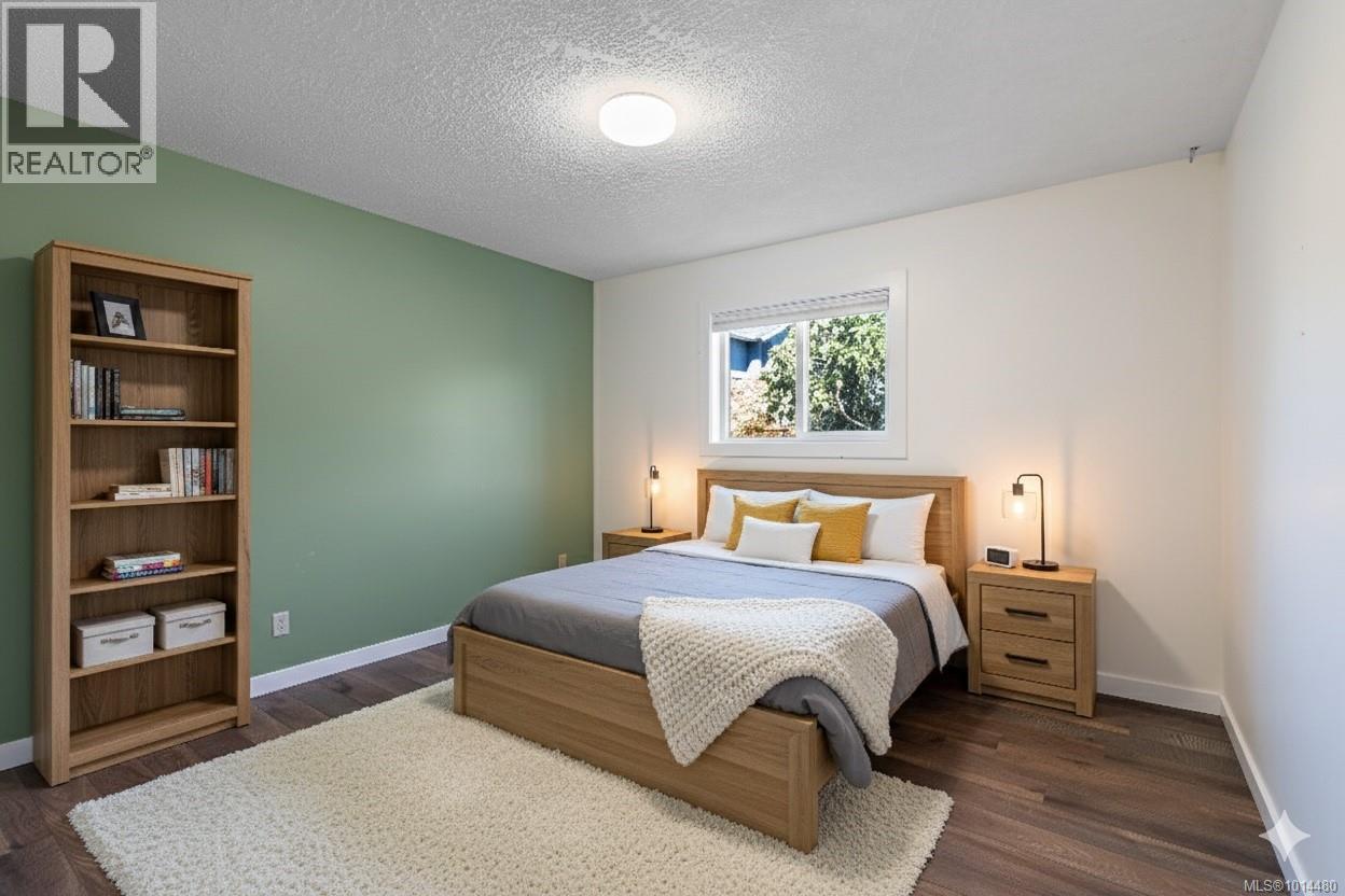  1290 Lidgate Court, Saanich