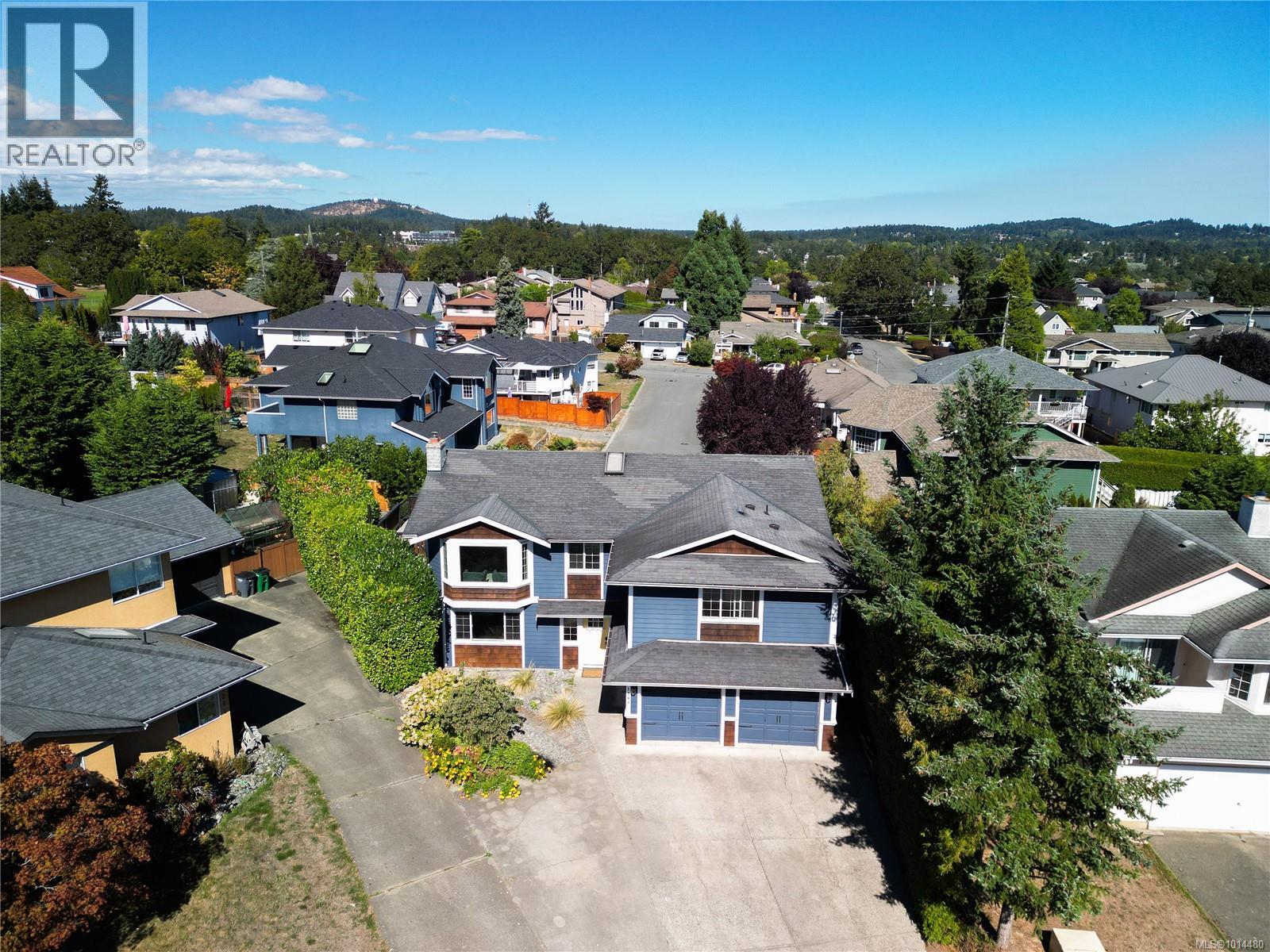  1290 Lidgate Court, Saanich