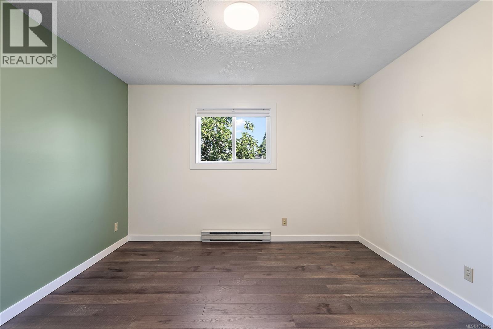  1290 Lidgate Court, Saanich