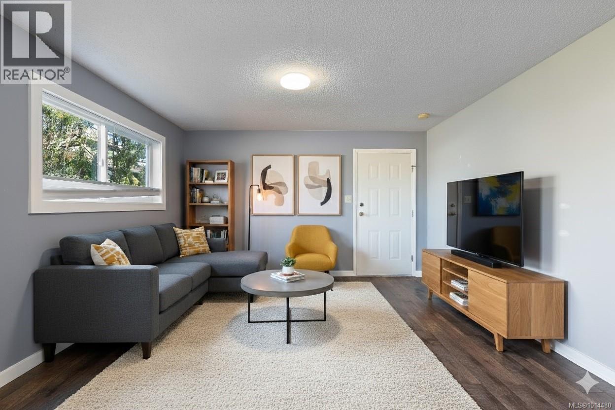  1290 Lidgate Court, Saanich