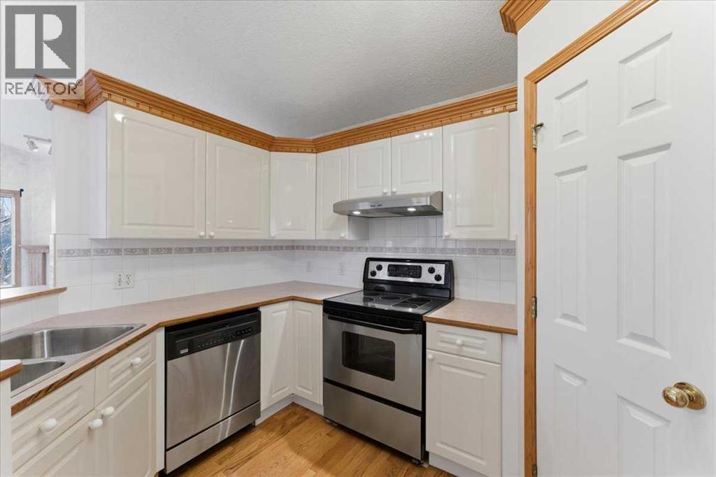 Single Family House Bungalow for Sale in  Scimitar Point NW Scenic Acres Calgary 